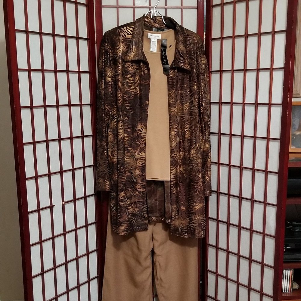 Cardigan Slinky Tiger Print (L) &Vest Jones NY Sport (L) &Leslie Fay Pants (14)